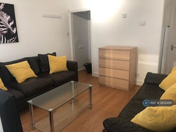 6 Bedroom Semi Detached House To Rent In Rupert Road, Guildford, GU2