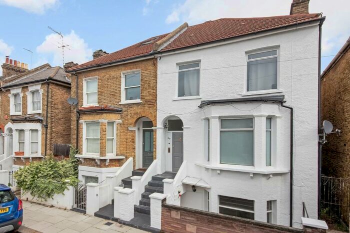 1 Bedroom Apartment To Rent In Crebor Street, East Dulwich, London, SE22