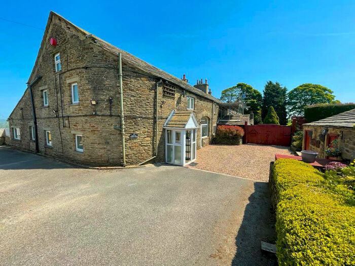 5 Bedroom Barn Conversion For Sale In Whitley Head, Steeton, BD20