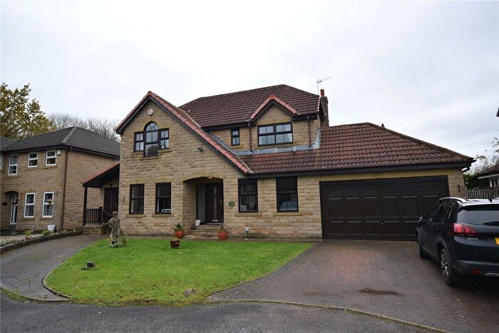 5 Bedroom Detached House To Rent In Wigton Chase, Leeds, LS17