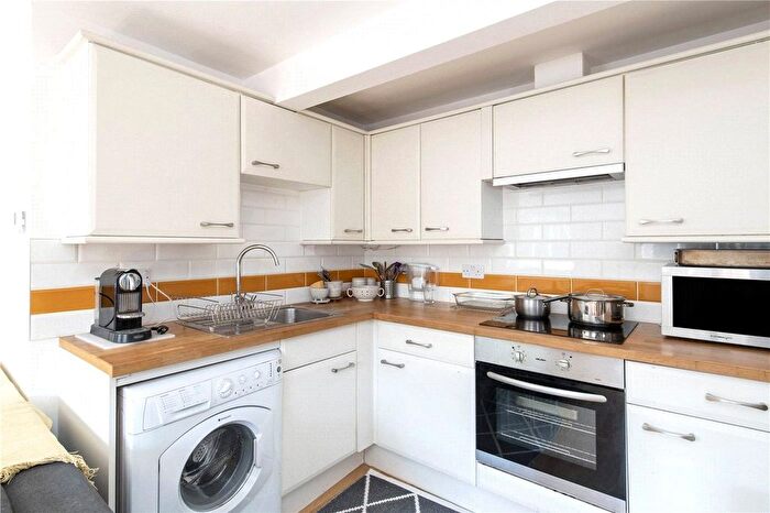1 Bedroom Flat To Rent In Brixton Hill, London, SW2