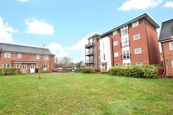 2 Bedroom Flat For Sale In Mead Close, Caversham, Berkshire, RG4