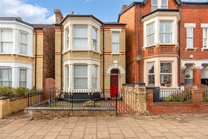 5 Bedroom Detached House For Sale In Clarendon Street, Bedford, Bedfordshire, MK41