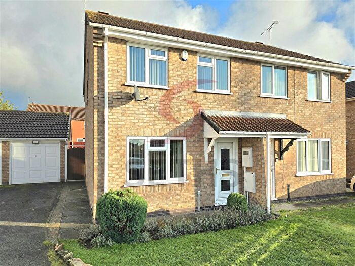 3 Bedroom Semi-Detached House To Rent In Yarrow Close, Hamilton, Leicester, LE5