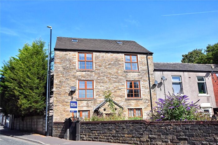 5 Bedroom End Of Terrace House For Sale In Spotland Road, Spotland, Rochdale, Greater Manchester, OL12