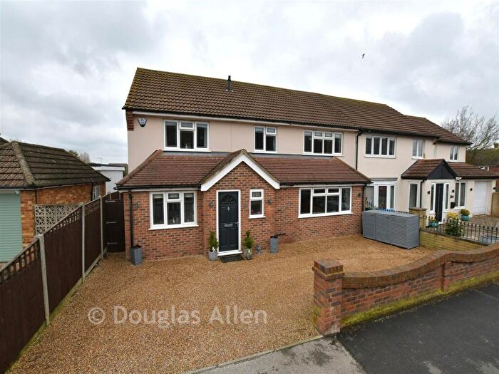 5 Bedroom Semi-Detached House For Sale In Alderwood Drive, Abridge, Essex, RM4