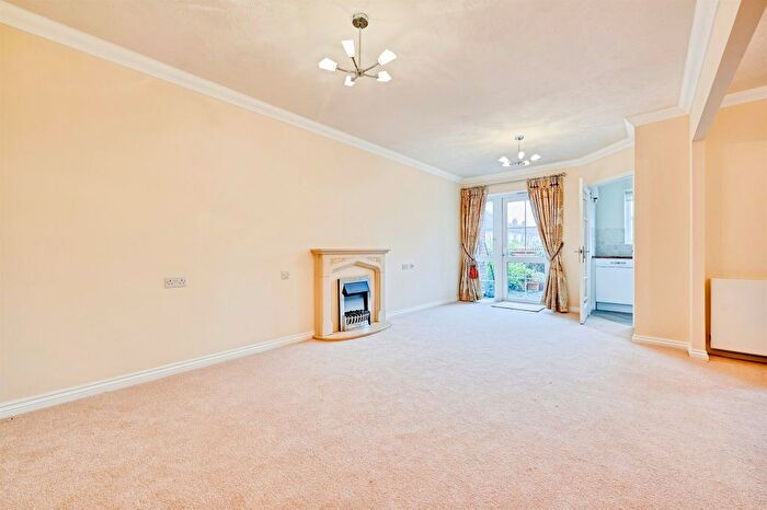 2 Bedroom Flat For Sale In Radwinter Road, Saffron Walden, CB11