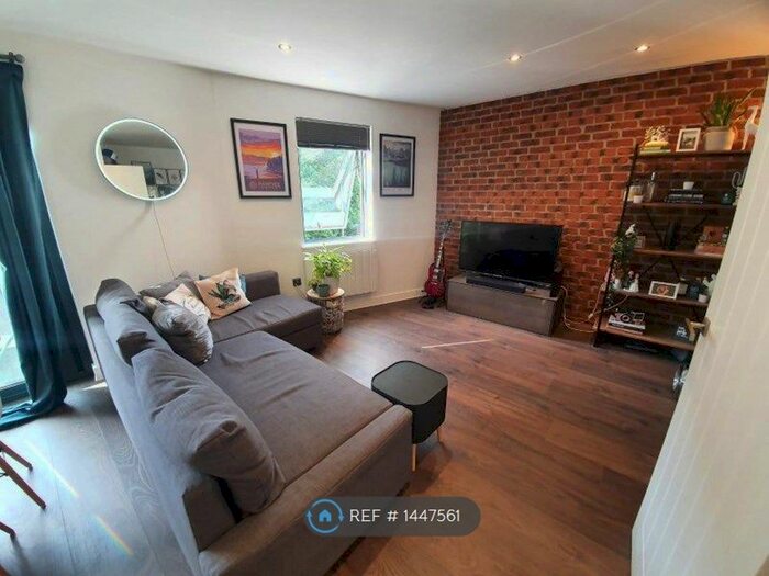 1 Bedroom Flat To Rent In The Brassworks Loft, Bristol, BS2