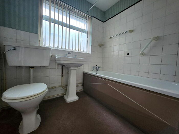 2 Bedroom Detached Bungalow For Sale In Langdale Avenue, Ramsgate, CT11