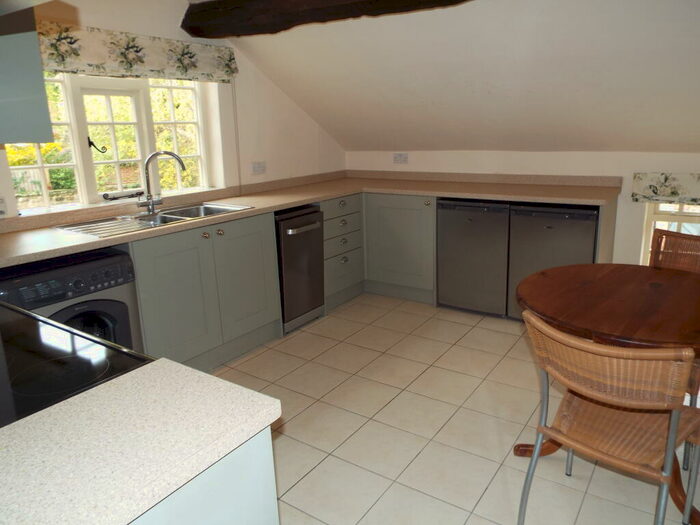 2 Bedroom Apartment To Rent In Upper Flat, Robinsons Hill, Derby, DE73