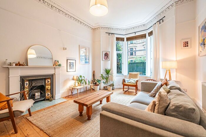 2 Bedroom Flat For Sale In Albert Avenue, Flat /, Queen’S Park, Glasgow, G42