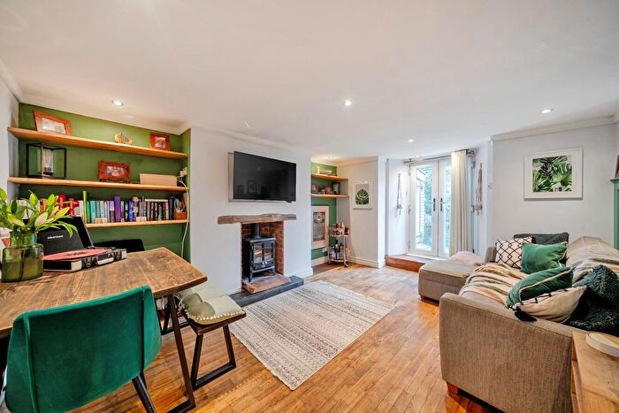 1 Bedroom Flat For Sale In Kingston Road, London, SW19