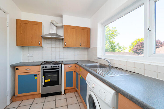 1 Bedroom Apartment To Rent In Park Road, Wallington, SM6