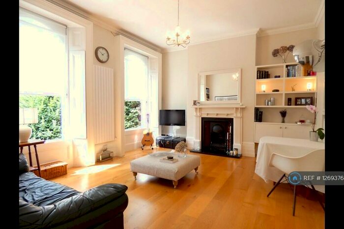 2 Bedroom Flat To Rent In Southend Road, Beckenham, BR3