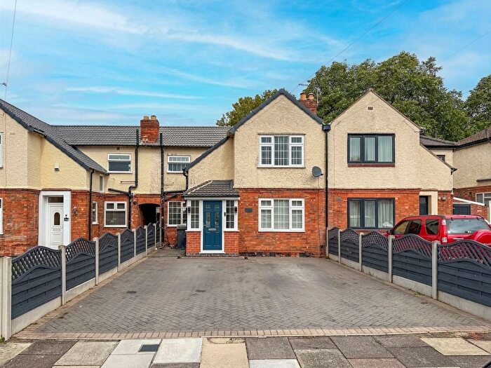 3 Bedroom Town House For Sale In Hallaton Road, Leicester, LE5
