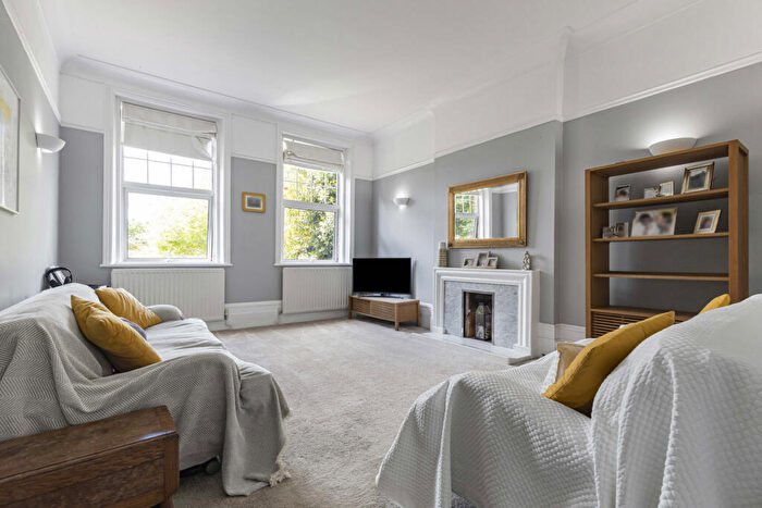 3 Bedroom Apartment For Sale In Highland Road, Shortlands, BR1