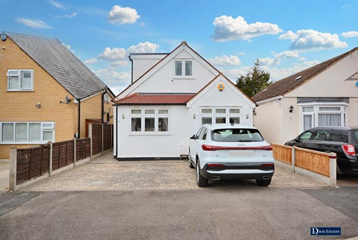 3 Bedroom Chalet For Sale In Candover Road, Hornchurch, RM12
