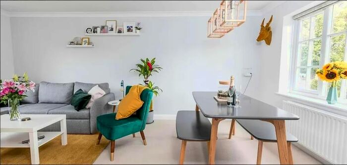 1 Bedroom Flat To Rent In Brook Close, Histon, Cambridge, CB24