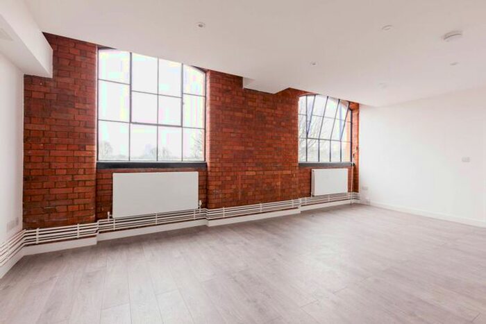 2 Bedroom Flat To Rent In Canonbury Heights West, Islington, London, N1