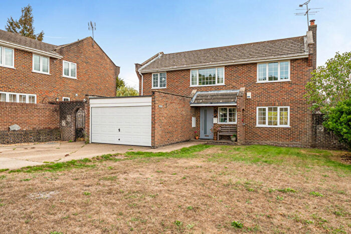 3 Bedroom Detached House For Sale In Hulfords Lane, Hook, RG27