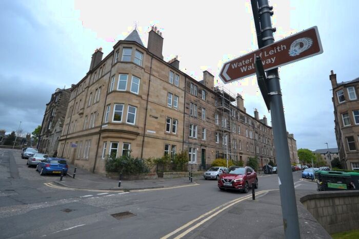 2 Bedroom Flat To Rent In Roseburn Place, Roseburn, Edinburgh, EH12