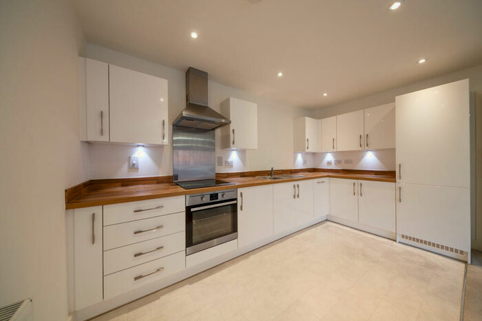 2 Bedroom Apartment To Rent In Charrington Place, St Albans, AL1