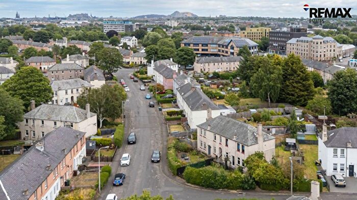 2 Bedroom Flat For Sale In Stenhouse Cottages, Edinburgh, EH11