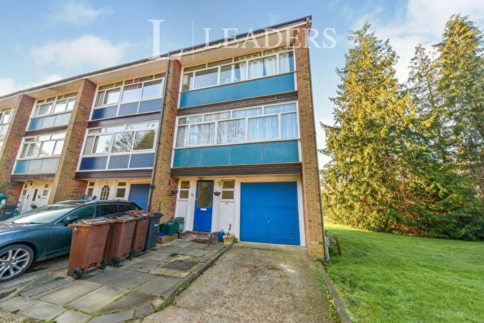 1 Bedroom Apartment To Rent In Abbots Park, AL1