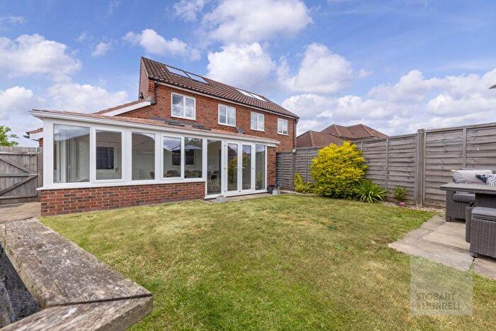 3 Bedroom Semi-Detached House For Sale In Decoy Drive, Hoveton, Norfolk, NR12