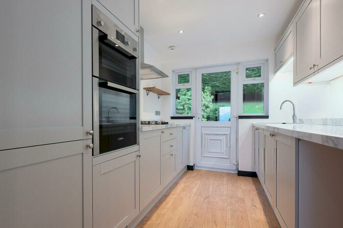 2 Bedroom Detached Bungalow To Rent In Dunrobin Drive, Gourock, PA19