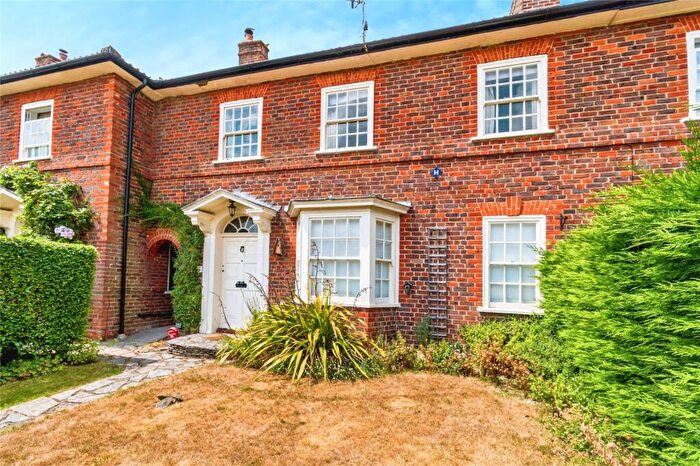 4 Bedroom Terraced House For Sale In Glebe Court, Highfield, Southampton, Hampshire, SO17