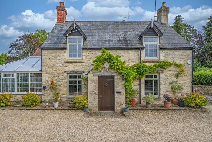 4 Bedroom Cottage For Sale In Meadow View, Langet, GL7