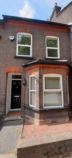 3 Bedroom Terraced House To Rent In Hitchin Road, Luton, LU2