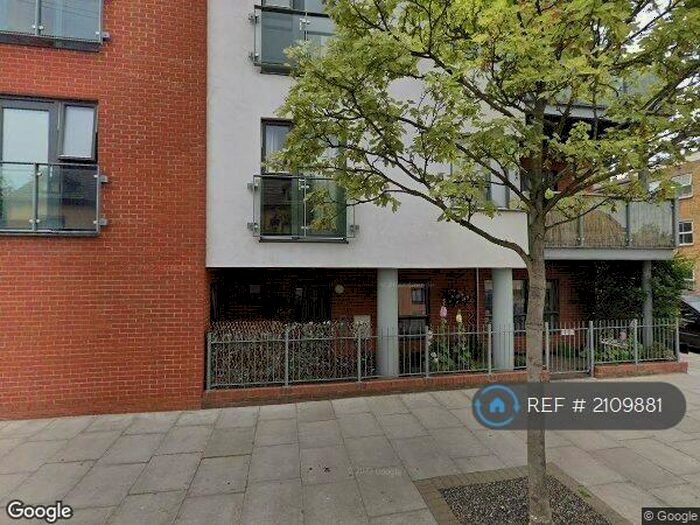 2 Bedroom Flat To Rent In Emerald Court, London, E3