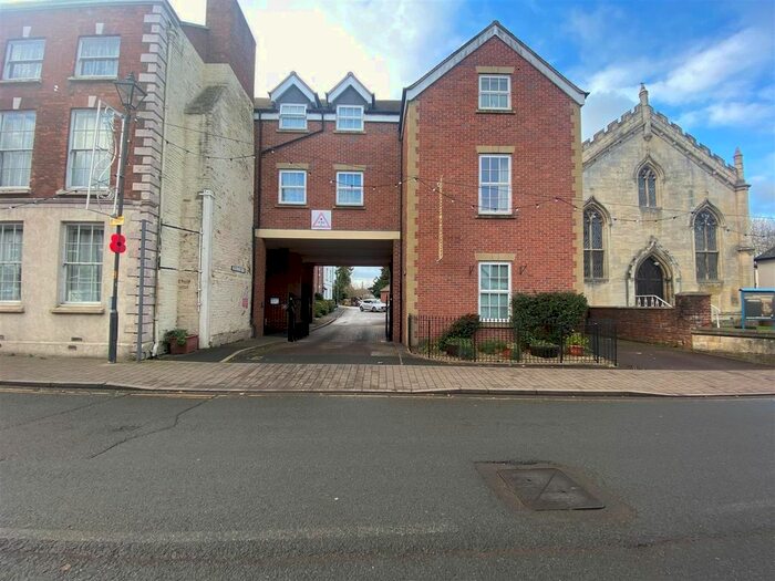 1 Bedroom Flat To Rent In Stokes Mews, Newent GL18