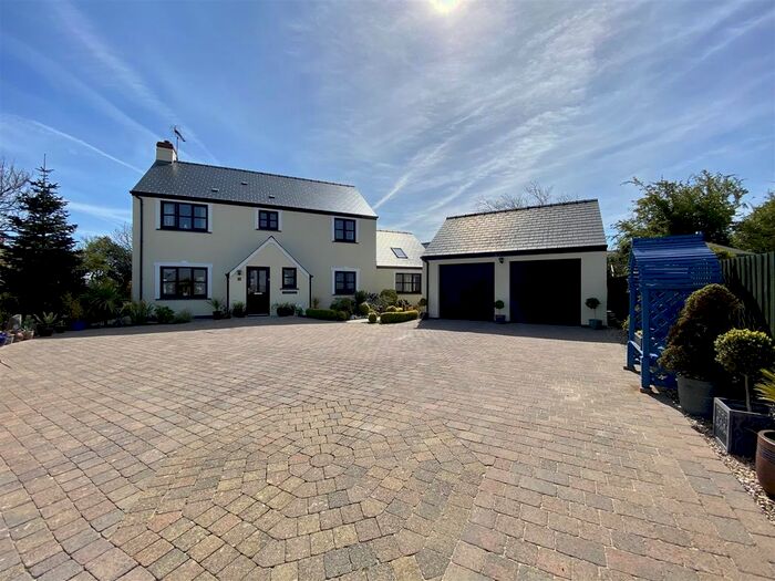 Houses for sale & to rent in SA42 0SL, Dinas Cross Newport