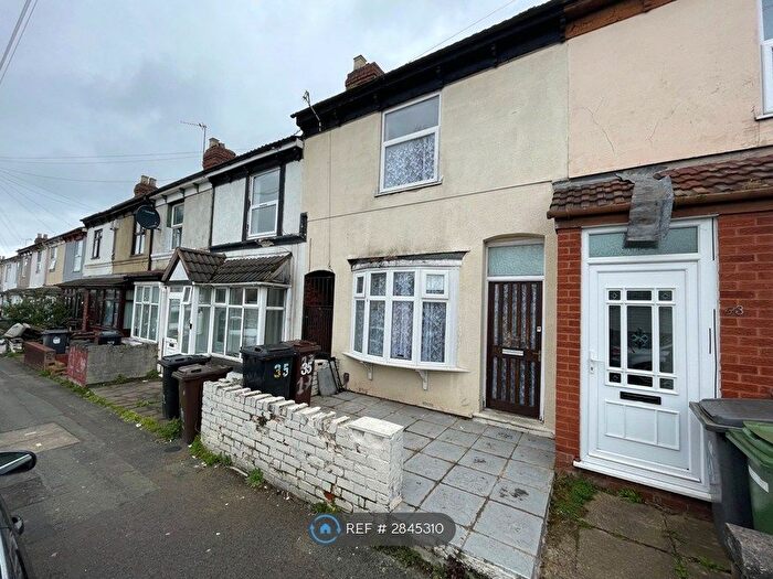 3 Bedroom Terraced House To Rent In Leslie Road, Wolverhampton, WV10