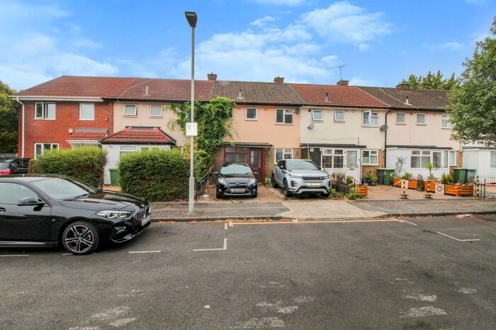 3 Bedroom Terraced House To Rent In Gurney Close, London, E15