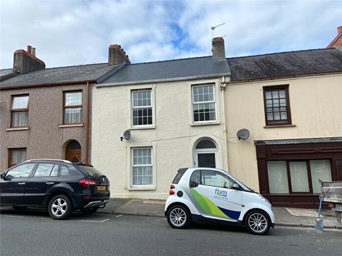 3 Bedroom Flat To Rent In Laws Street, Pembroke Dock, Pembrokeshire, SA72