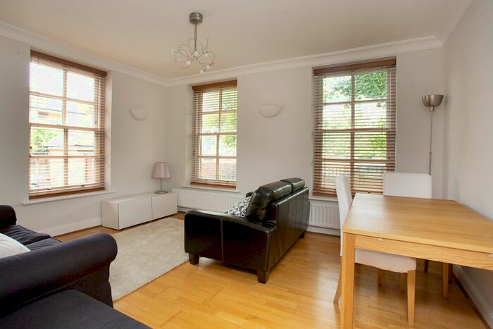 2 Bedroom Flat To Rent In Fisher's Close, London, SW16