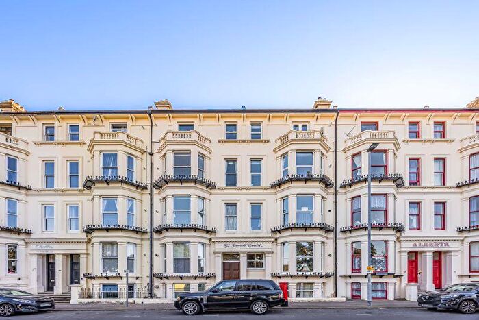 2 Bedroom Flat For Sale In Western Parade, Southsea, PO5