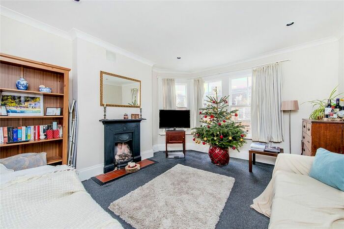 3 Bedroom Flat To Rent In Aristotle Road, London, SW4