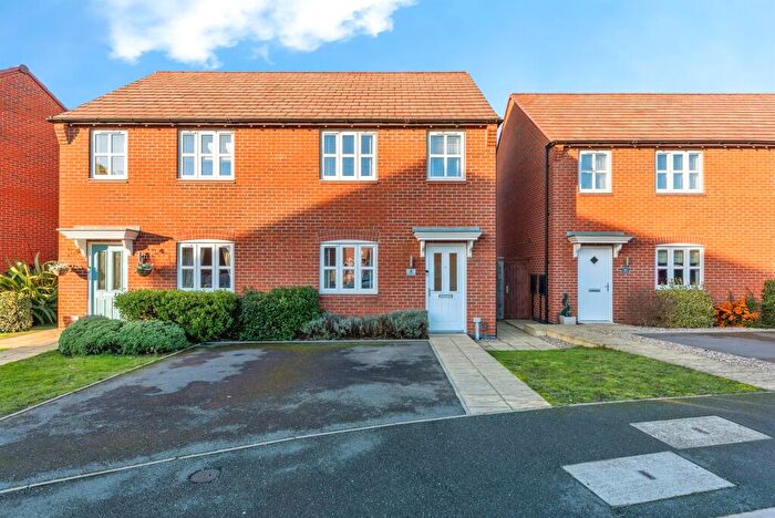 3 Bedroom Semi-Detached House For Sale In Charters Drive, Middlebeck, Newark, NG24