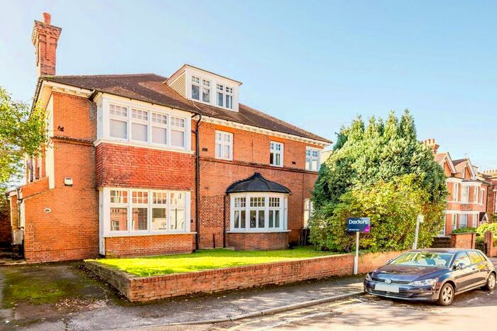 1 Bedroom Flat To Rent In Claremont Gardens, Surbiton KT6