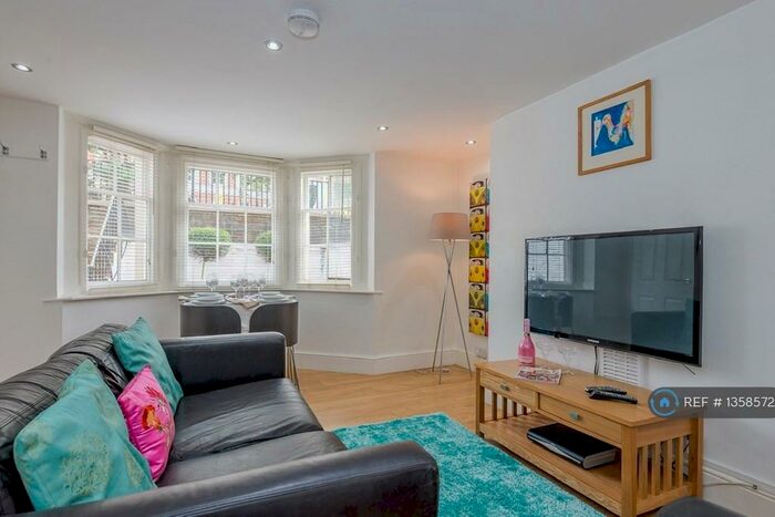 1 Bedroom Flat To Rent In Newland, Lincoln, LN1