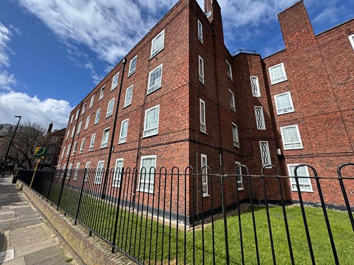 2 Bedroom Flat For Sale In Beechwood House, Teale Street, E2