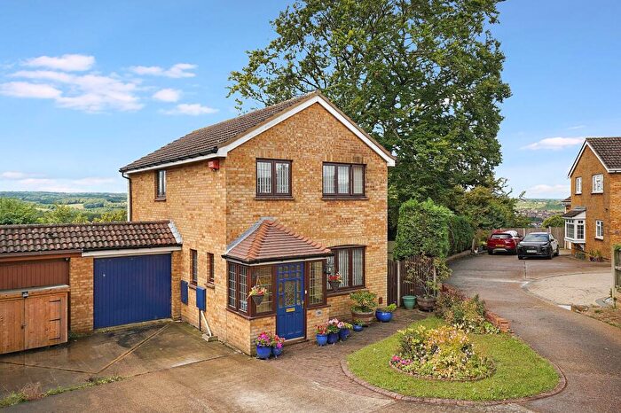 4 Bedroom Detached House For Sale In Hamelin Road, Gillingham, ME7