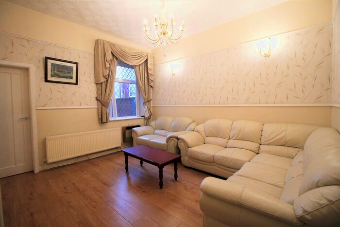 6 Bedroom Terraced House To Rent In Park Road, Glodwick, Oldham OL8