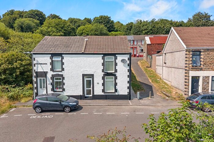 3 Bedroom Detached House For Sale In Bartley Terrace, Plasmarl, Swansea, SA6