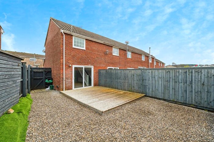 1 Bedroom End Of Terrace House For Sale In Mackworth Drive, Cimla, Neath, SA11